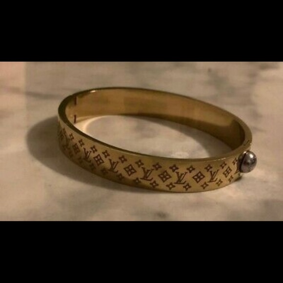 Louis Vuitton 
M00252 Nanogram Cuff - Picture 2 of 11